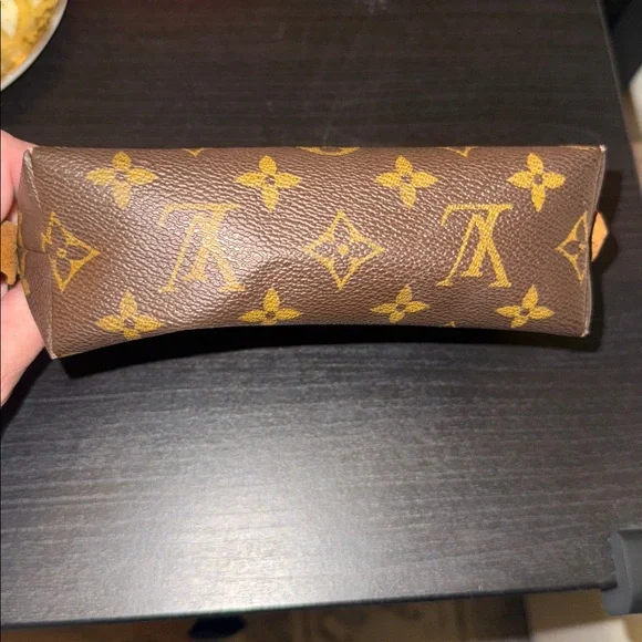 Louis Vuitton Brown and Gold Monogram Clutch - Picture 3 of 16